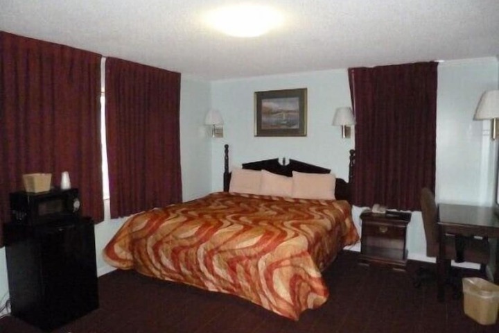 Standard | King Bed (13 of 16)
