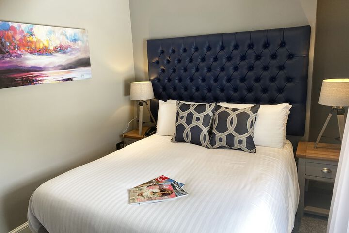 Room 5 of 116