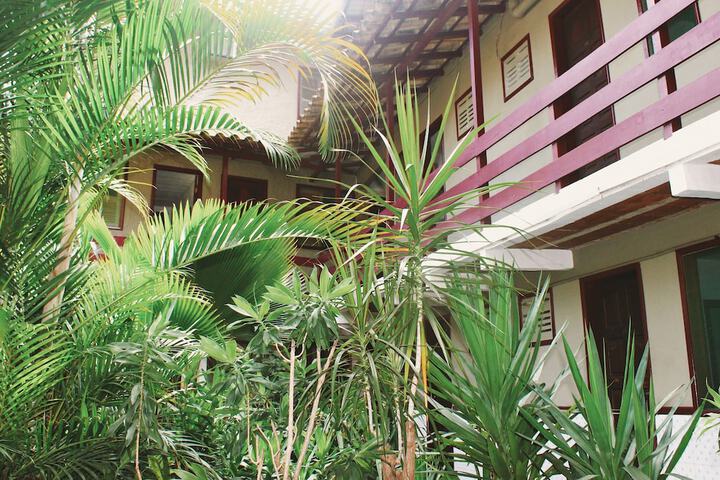 Hotel Exterior 55 of 61