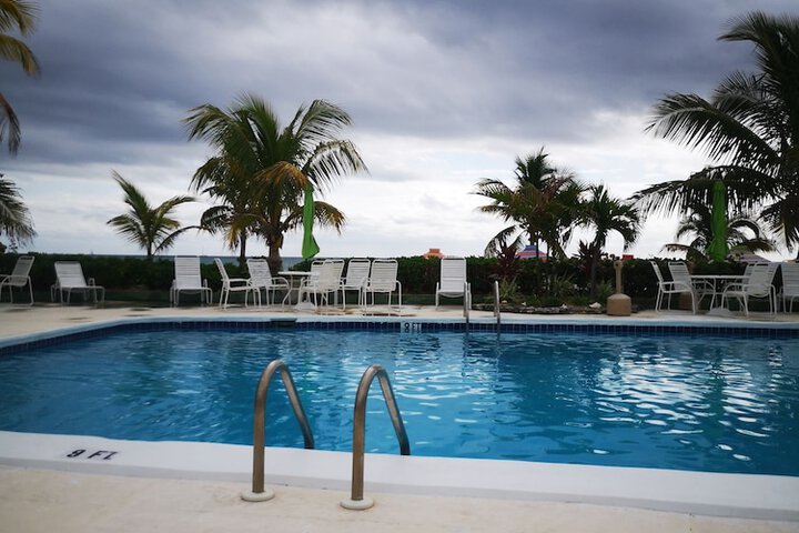 Pool 20 of 56