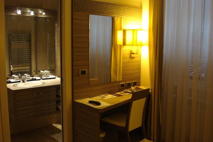Room 7 of 43