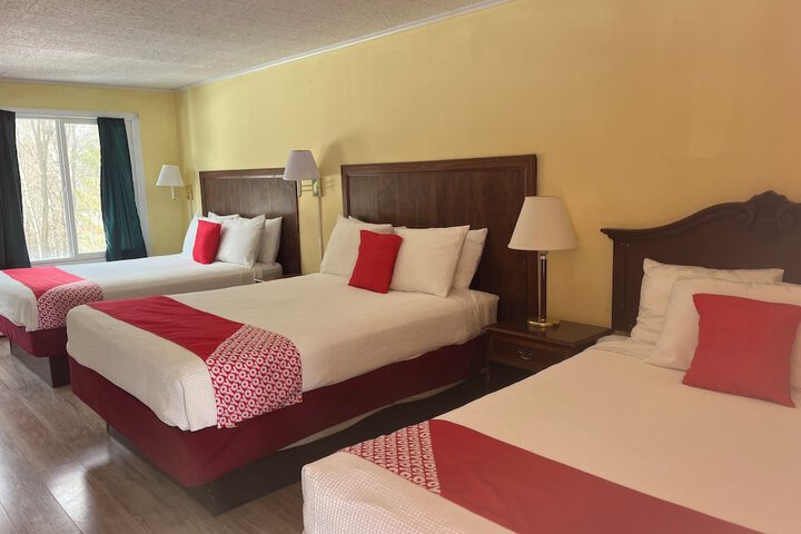 1 Queen Bed (9 of 9)