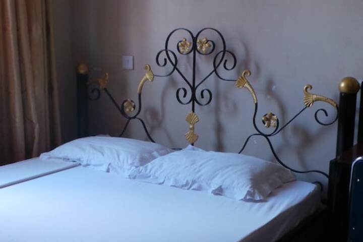 Room 4 of 14