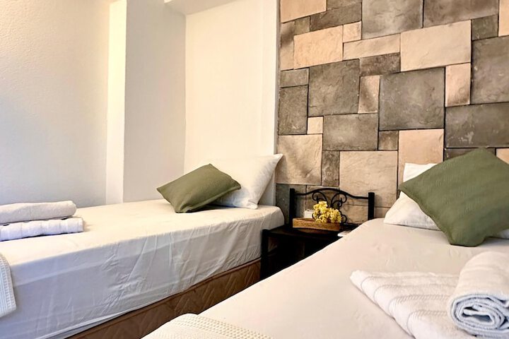 Room 8 of 27