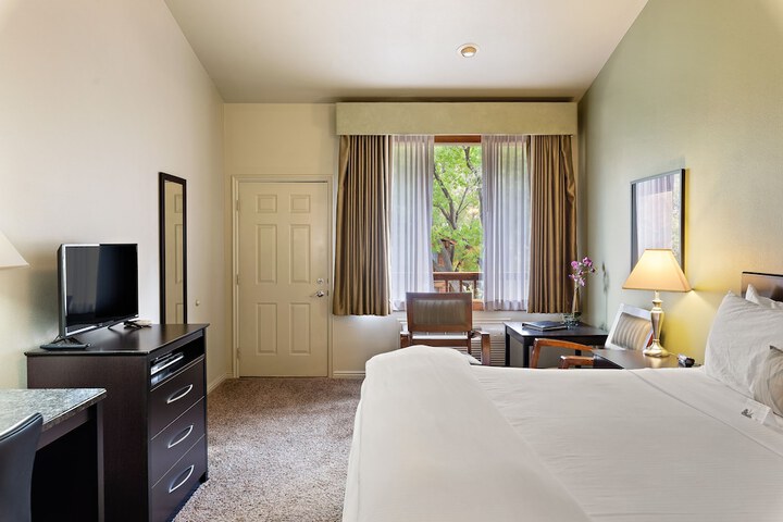 Room 30 of 165