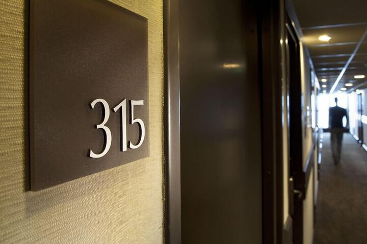 Room 8 of 28