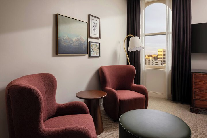 Room 42 of 104