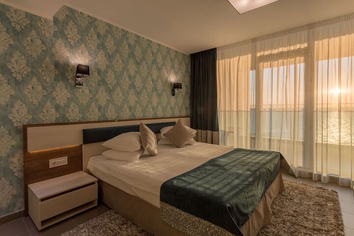 Room 12 of 52