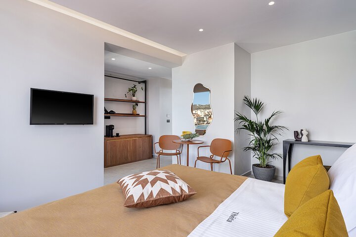 Room 4 of 70