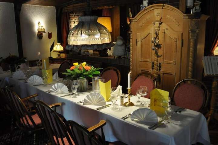 Dining 27 of 33