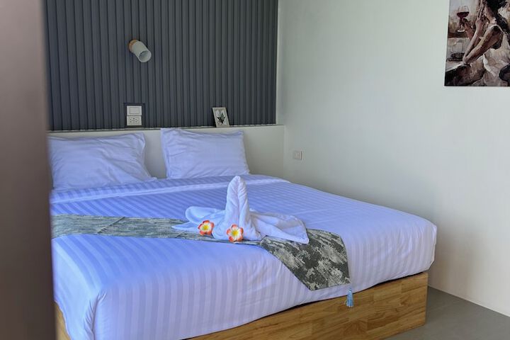 Room 4 of 30