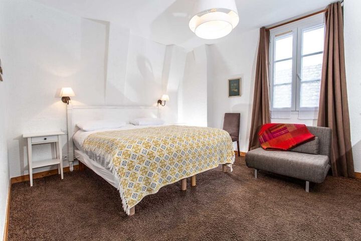 Room 14 of 76