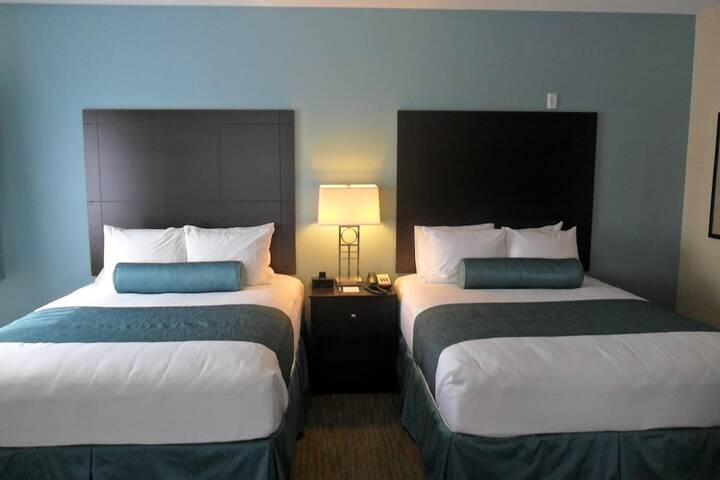 Quadruple Queen Bed (10 of 17)