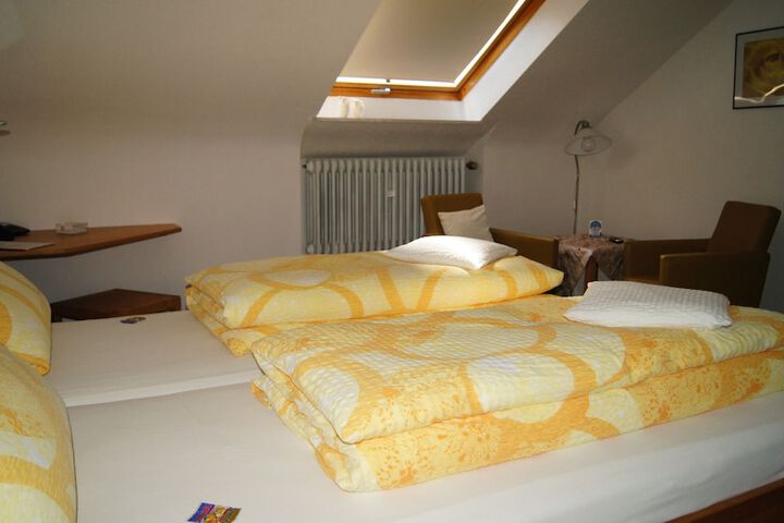 Room 5 of 37