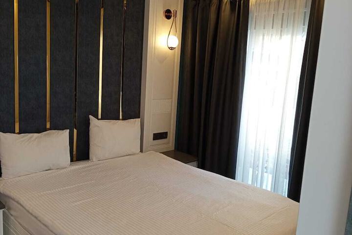 Room 11 of 36