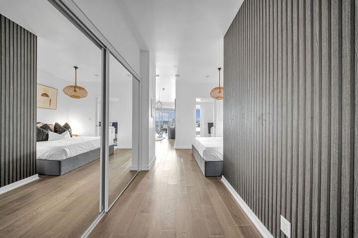 Room 42 of 77