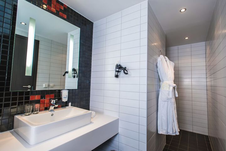 Room 49 of 137
