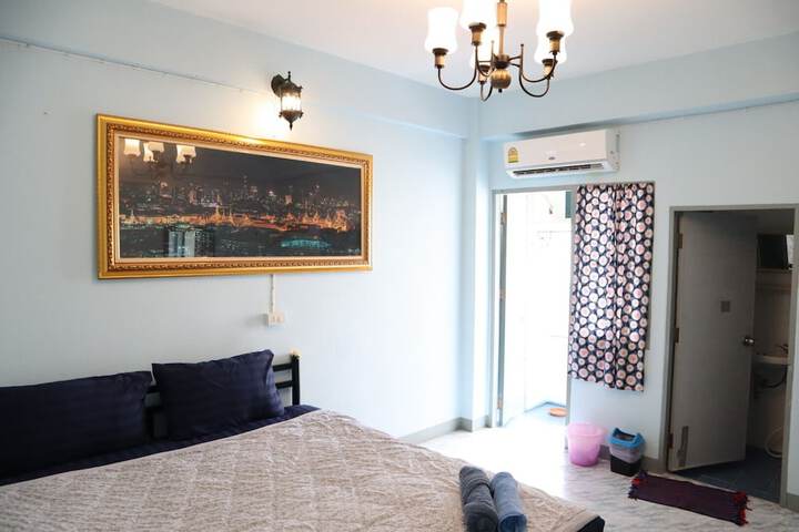 Room 17 of 31