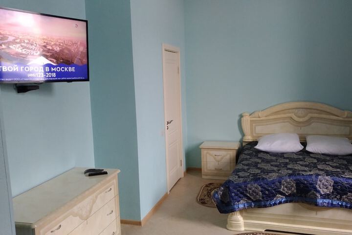 Room 12 of 99