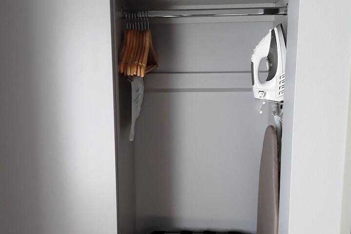 Iron/ironing board