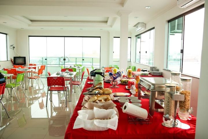 Breakfast/Coffee Service 22 of 27