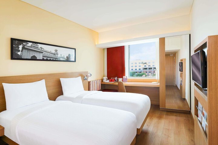 Room 21 of 51