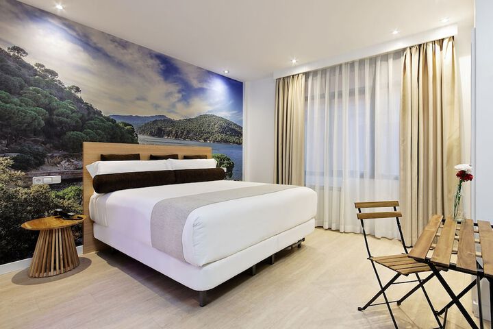 Room 43 of 83
