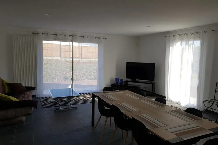Room 2 of 18