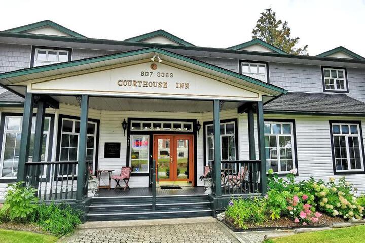 Courthouse Inn Revelstoke