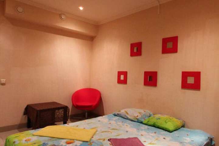 Room 10 of 28