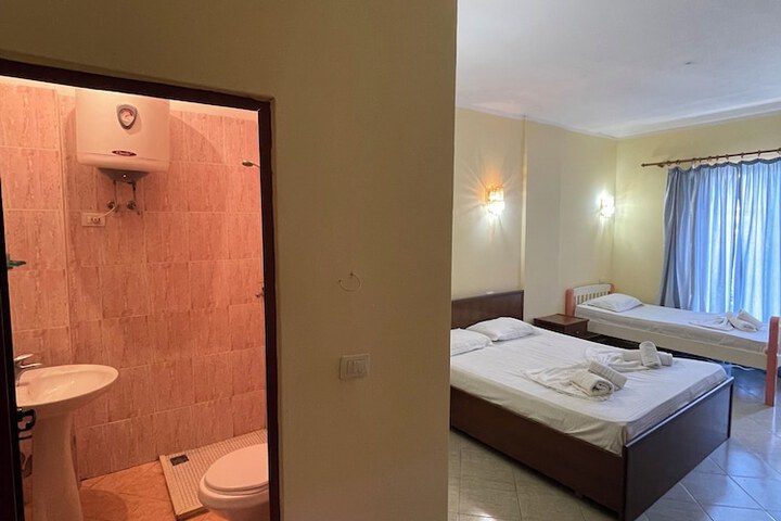 Room 22 of 31