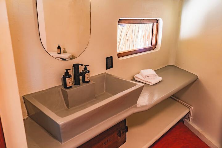 Room 46 of 74