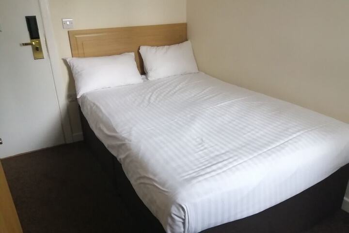 Room 21 of 80