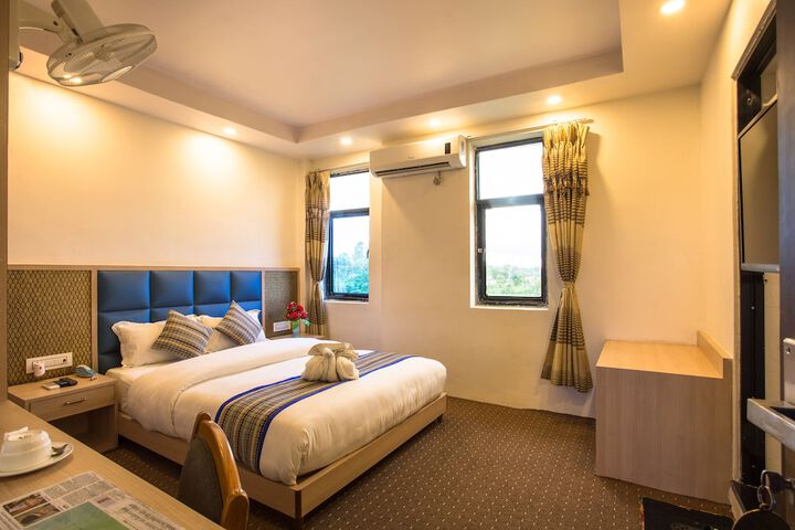 Room 7 of 38