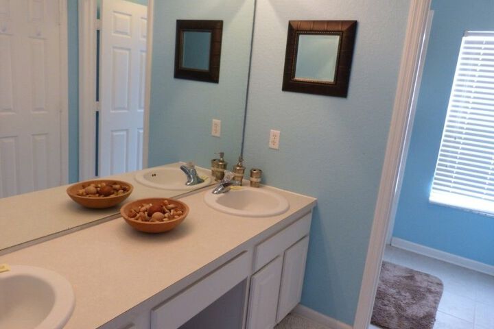 Room 16 of 32