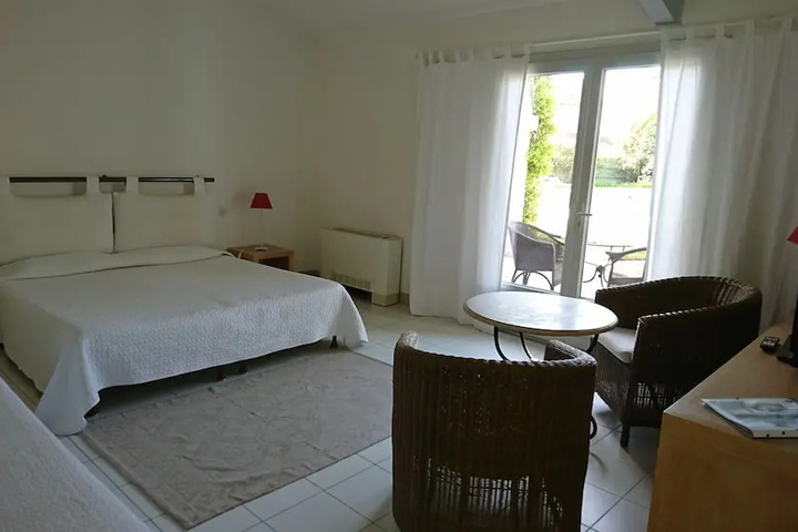 Room 2 of 14