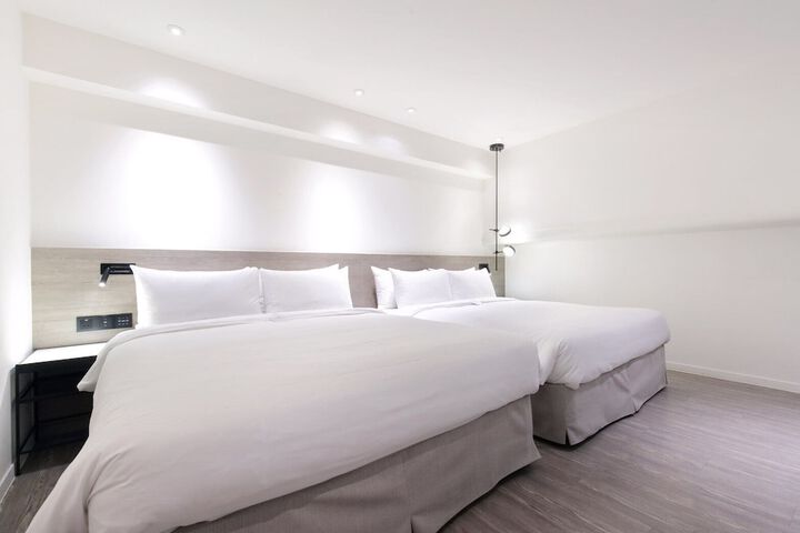 Room 25 of 67