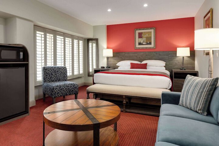 1 King Bed (8 of 11)