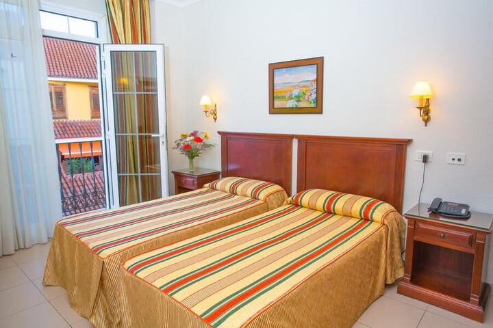 Room 15 of 82