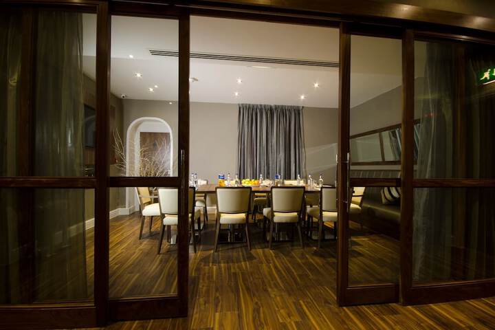 Business Center 66 of 75