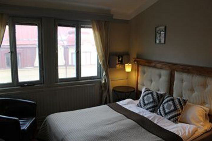 Room 19 of 28