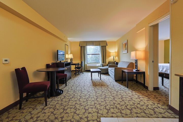 Room 6 of 27