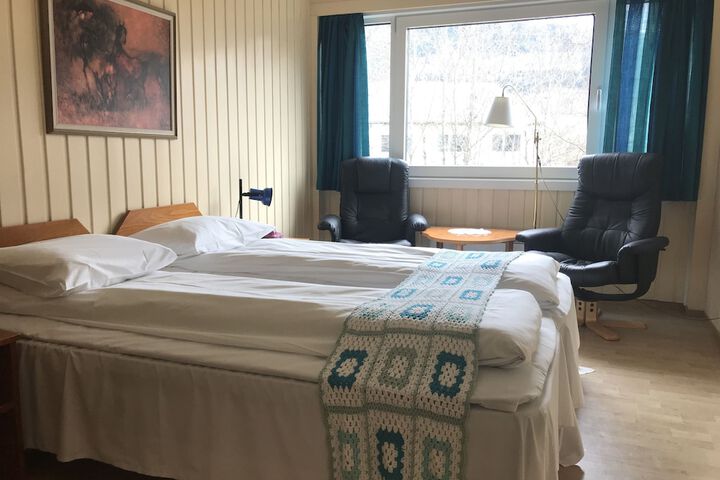 Room 3 of 51