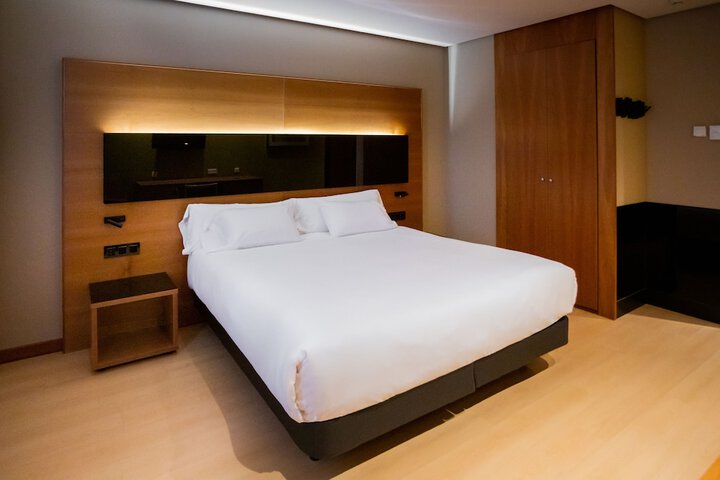 Room 15 of 40