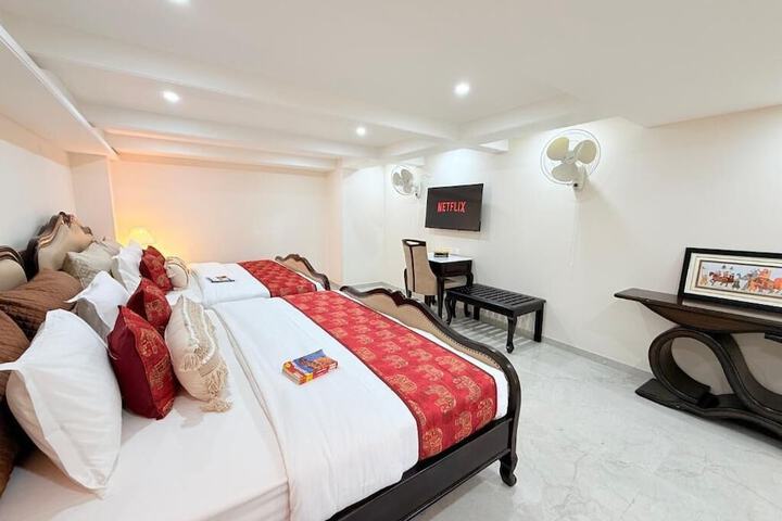 Room 4 of 53