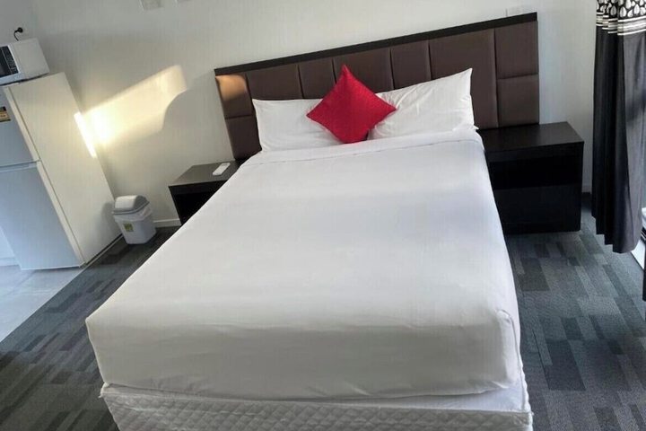 Room 2 of 5