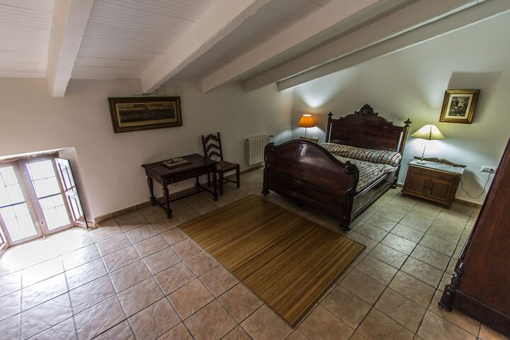 Room 2 of 38