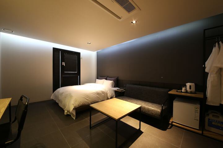 Room 11 of 41