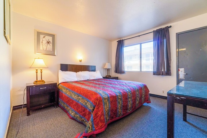 Room 44 of 120