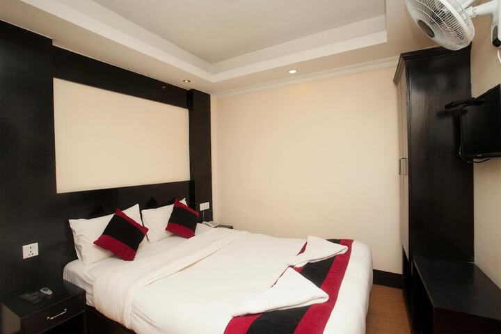 Room 33 of 61